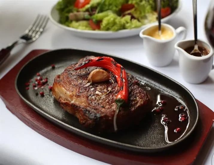 Pini Grill - najlepsze steki w Warszawie i Łodzi, sprawdź opinie