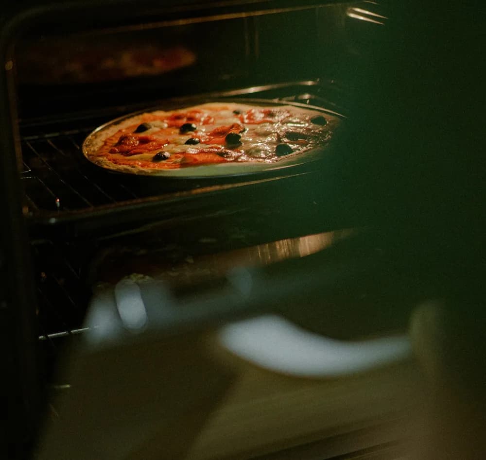 Jak idealnie piec pizzę Donatello - temperatura i czas pieczenia