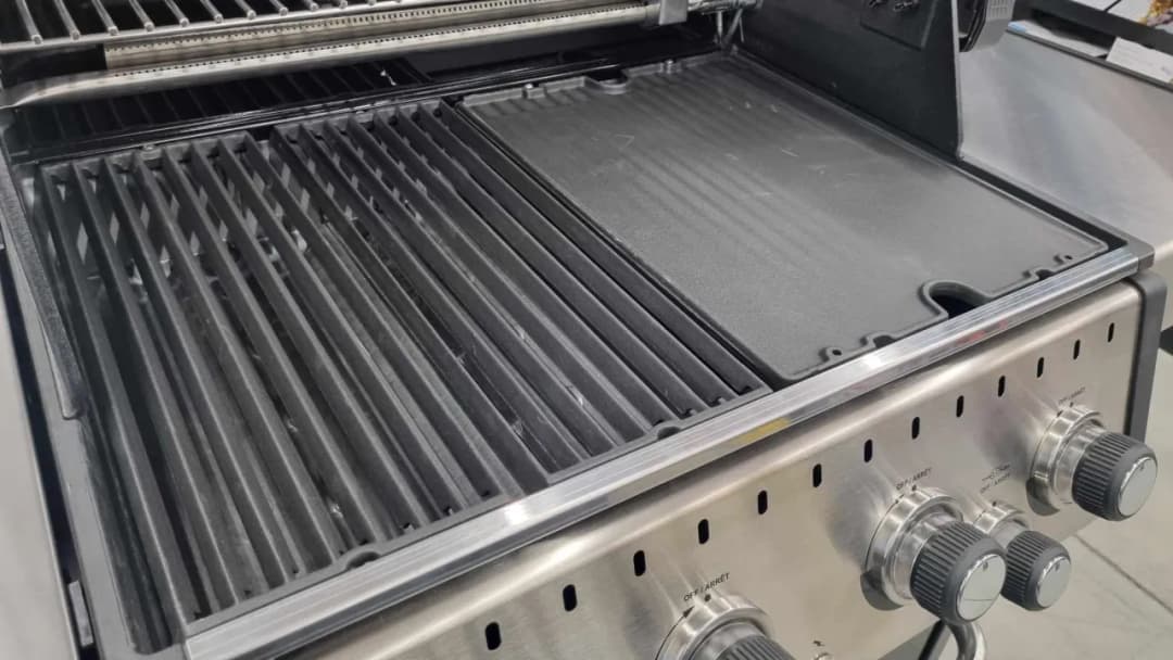 Grill gazowy z płytą żeliwną – poznaj korzyści i najlepsze modele