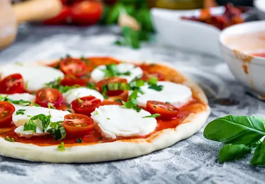 Jak zrobić pizzę w domu - prosty przepis na idealne ciasto