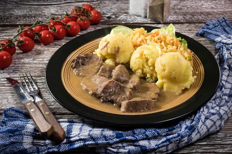 Jak oczyścić ozorki wieprzowe - uniknij najczęstszych błędów w kuchni