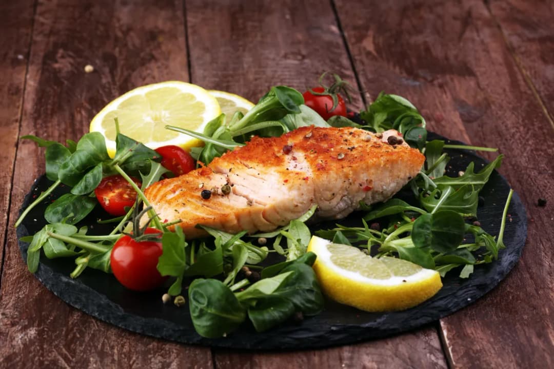 Z czym podawać łososia na obiad? Odkryj pyszne dodatki!