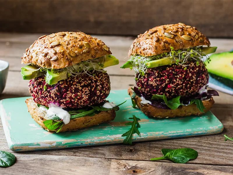 Jak podgrzewać bułki do hamburgerów, aby były idealnie chrupiące